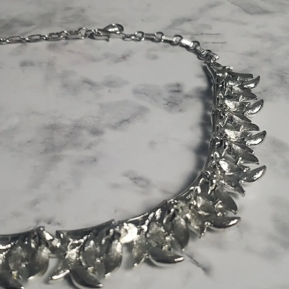 Vintage Silver Caro Textured Leaf Necklace‎
